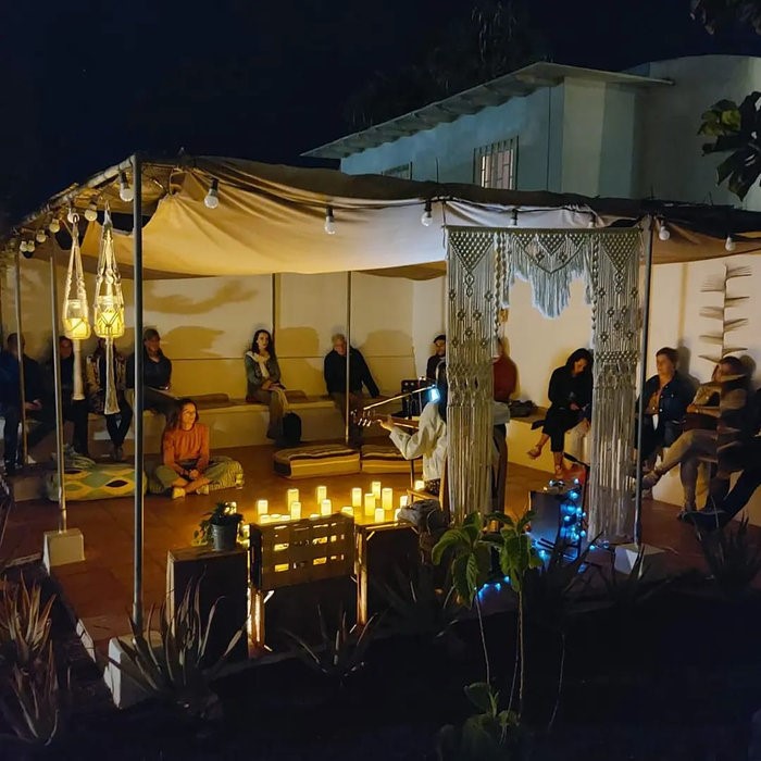 "Kerzenlicht mit Musik" als Teil des abendlichen Kulturangebots.<br>Fotos: Centro Antroposófico 